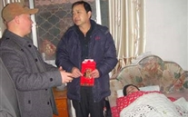 问候暖人心　祝福传深情——金乡公司向导节前慰问难题职工眷属