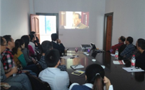 铜梁公司关于组织寓目《历史转折中的邓小平》的党组织运动报道