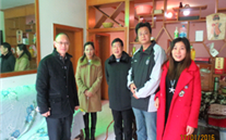 走进职工门 温暖送抵家--铜梁公司开展慰问难题职工运动