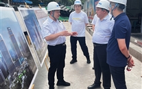 市商务委副主任彭和良莅临88858cc永利官网中心项目调研指导 强调施展区位优势 助力打造西部地标性都会综合体